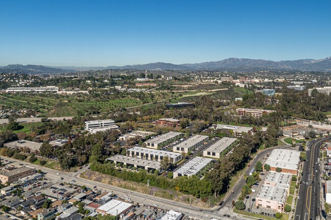 Más detalles de 2530 E Corporate Pl, Monterey Park, CA - Flex en alquiler