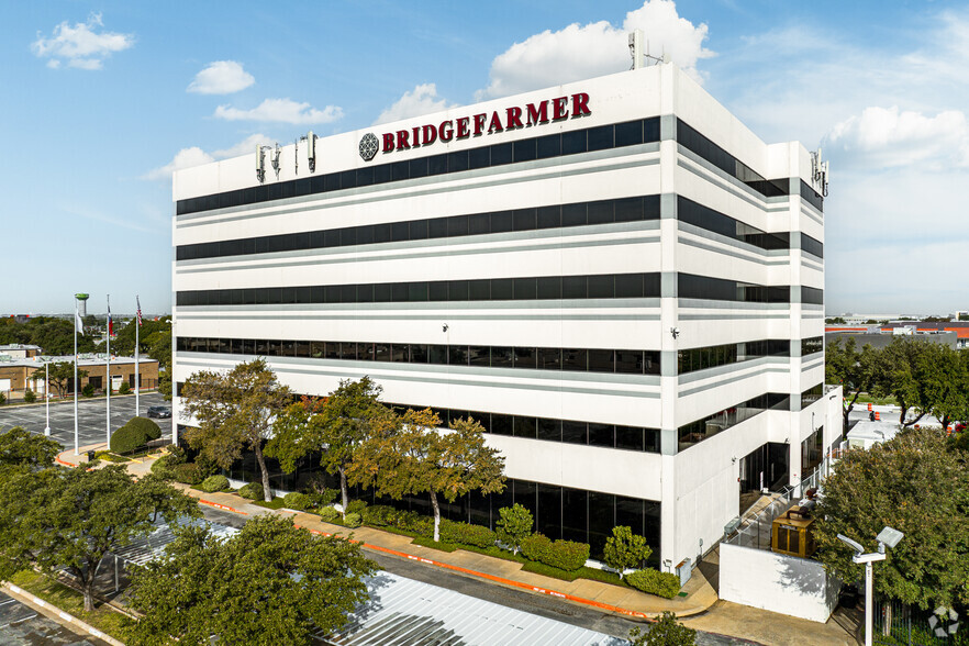 2350 Valley View Ln, Dallas, TX en alquiler - Foto del edificio - Imagen 1 de 92