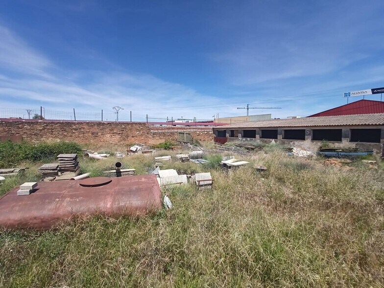 Terreno en Cáceres en venta - Foto del edificio - Imagen 2 de 7