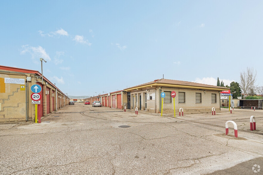 Calle Tierra de Barros, 1, Coslada, Madrid en venta - Foto del edificio - Imagen 1 de 1