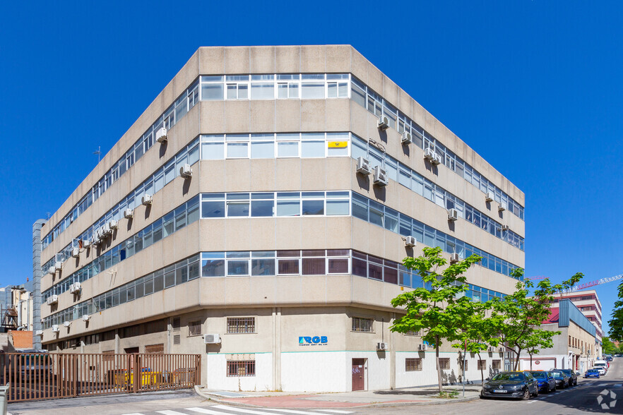 Calle Alfonso Gómez, 42, Madrid, Madrid en alquiler - Foto del edificio - Imagen 2 de 2