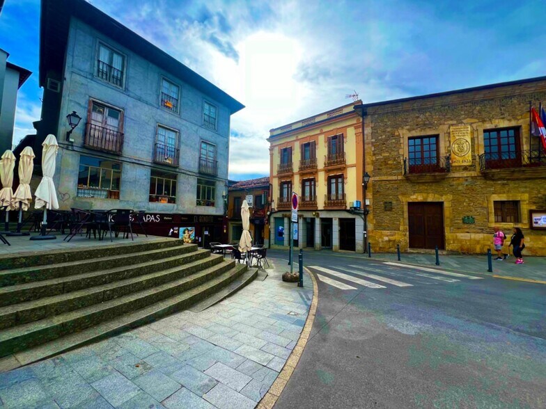 Local en Villafranca del Bierzo, León en venta - Foto del edificio - Imagen 3 de 38