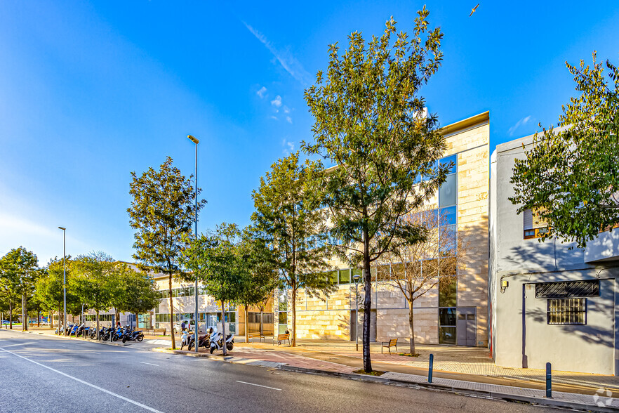 Carretera Hospitalet, 147, Cornellà De Llobregat, Barcelona en alquiler - Foto del edificio - Imagen 3 de 4