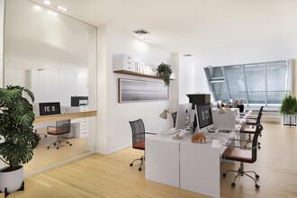 150 W 58th St, New York, NY en alquiler Foto del interior- Imagen 1 de 24