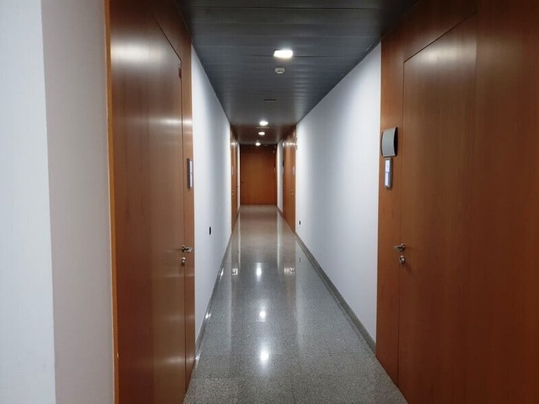 Oficina en SEVILLA en venta - Foto del edificio - Imagen 3 de 3
