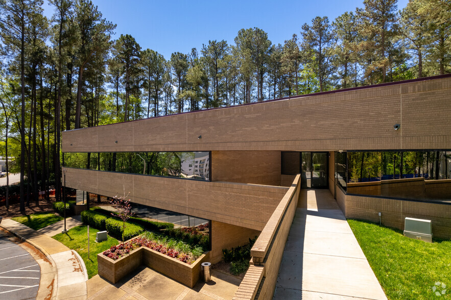 3101 Poplarwood Ct, Raleigh, NC en alquiler - Foto del edificio - Imagen 1 de 29