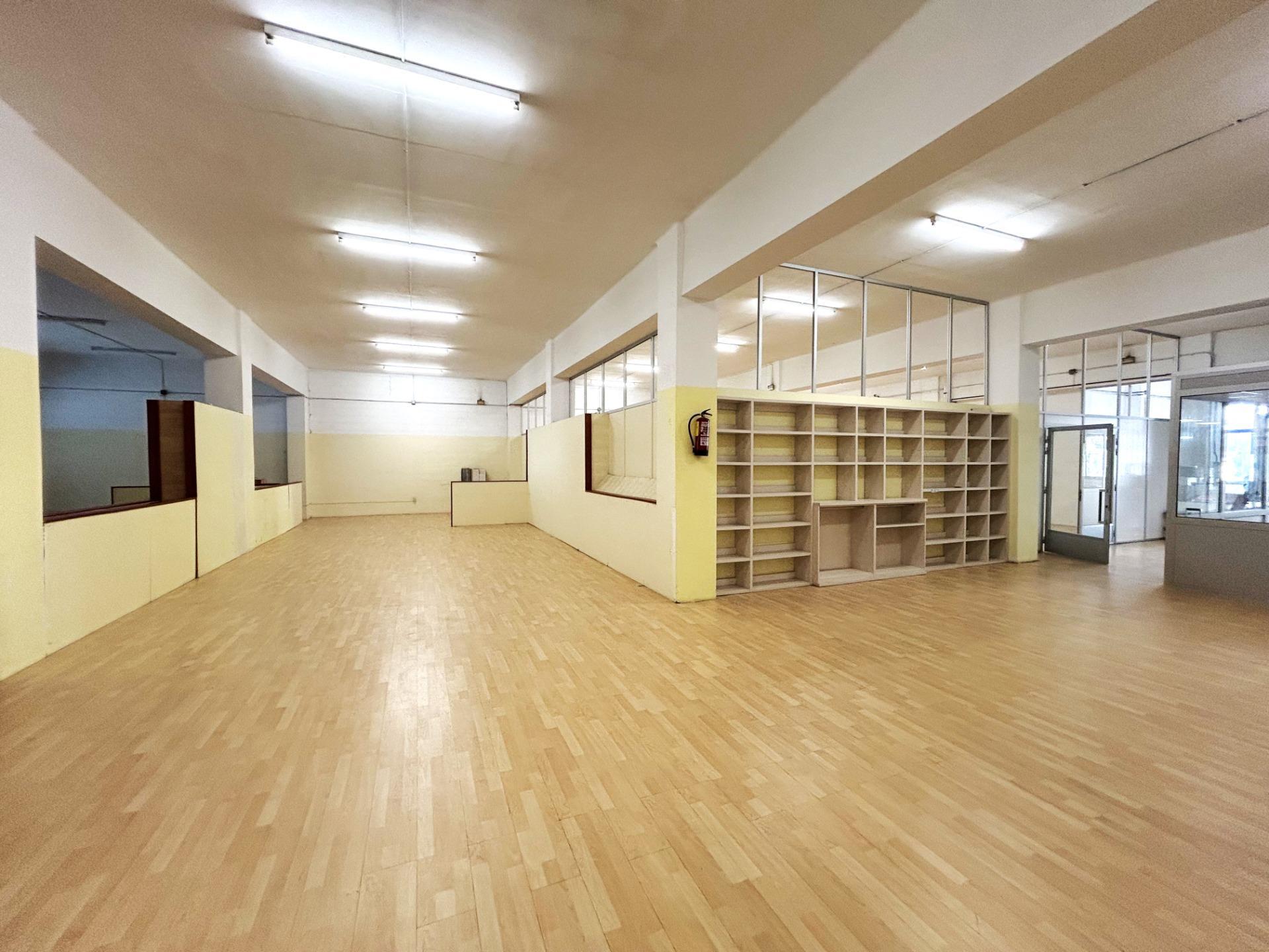 Nave en L'Hospitalet de Llobregat, Barcelona en alquiler Foto del interior- Imagen 1 de 10