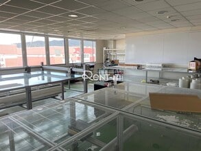 Nave en Sant Feliu de Llobregat, Barcelona en alquiler Foto del interior- Imagen 2 de 3