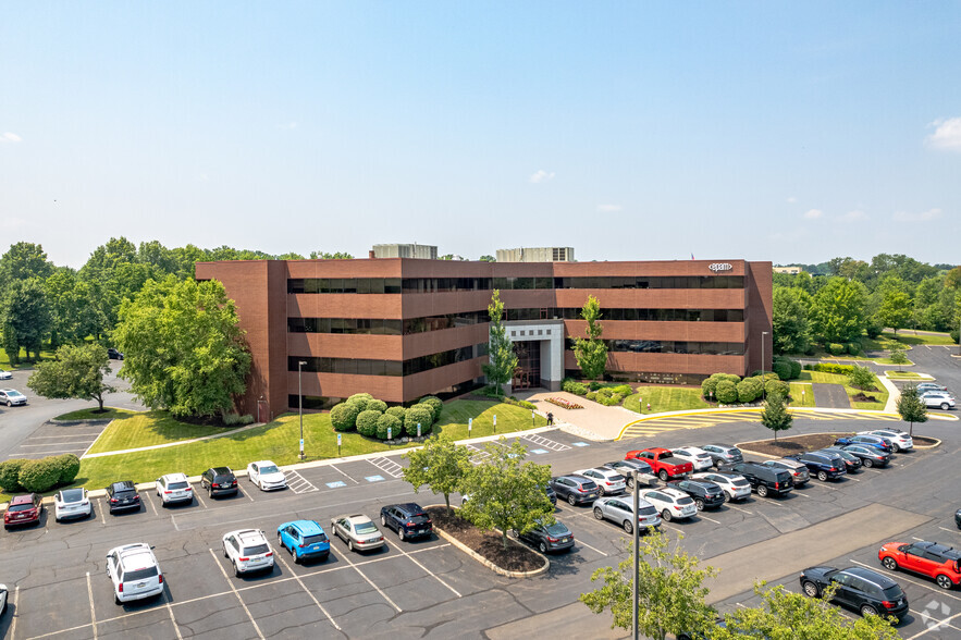 41 University Dr, Newtown, PA en alquiler - Foto del edificio - Imagen 1 de 9