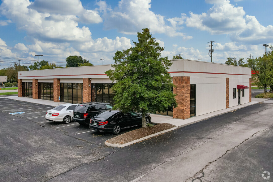 2910 Tazewell Pike, Knoxville, TN en alquiler - Foto del edificio - Imagen 3 de 15