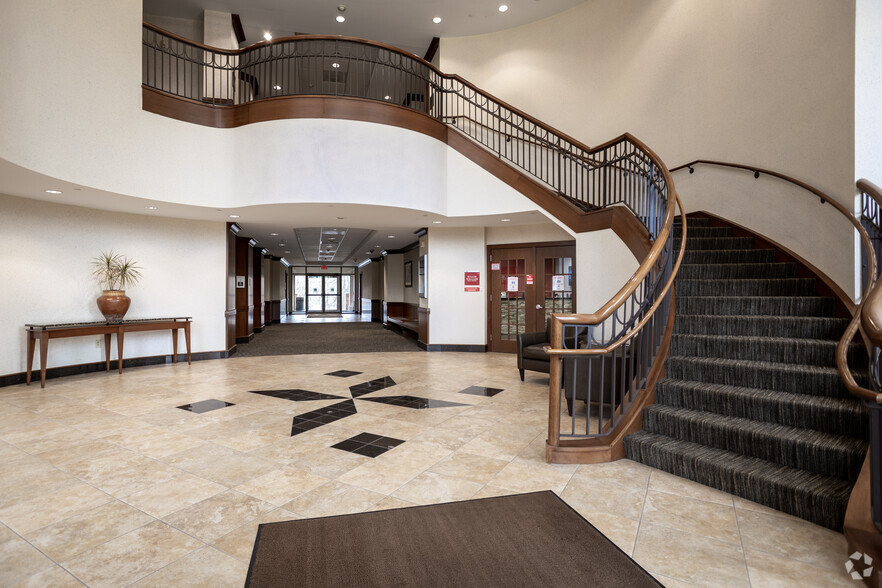 2003 S Easton Rd, Doylestown, PA en alquiler - Lobby - Imagen 2 de 19