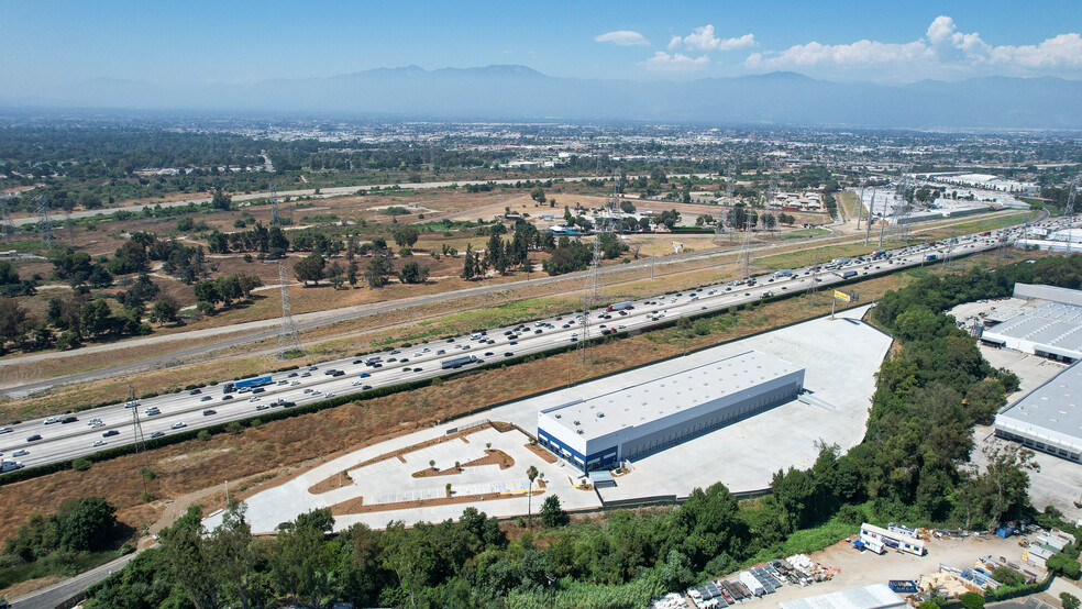 3900 Baybar Rd, Pico Rivera, CA en alquiler - Foto del edificio - Imagen 2 de 7