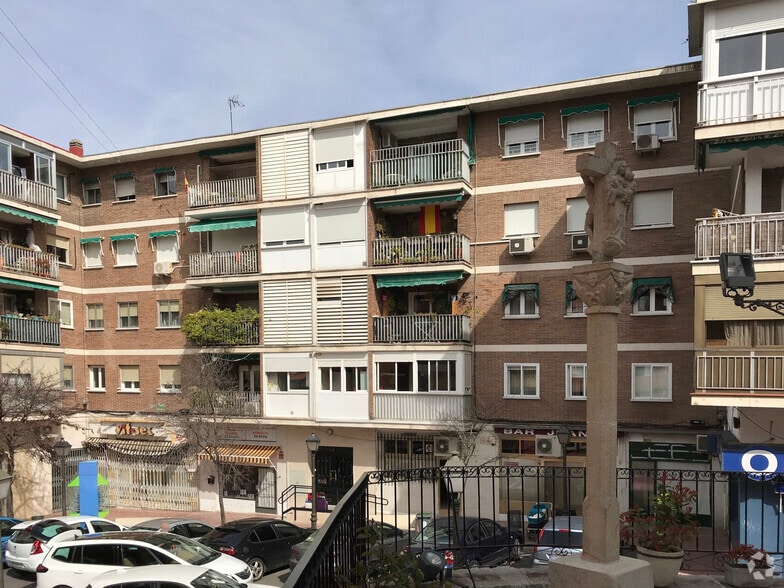 Plaza San Juan, 1, Pozuelo de Alarcón, Madrid en venta - Foto del edificio - Imagen 2 de 2