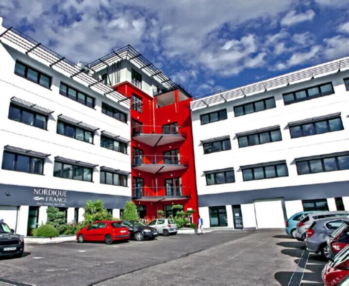 9 Rue Aimé Cotton, Saint-Priest en alquiler - Foto del edificio - Imagen 2 de 8