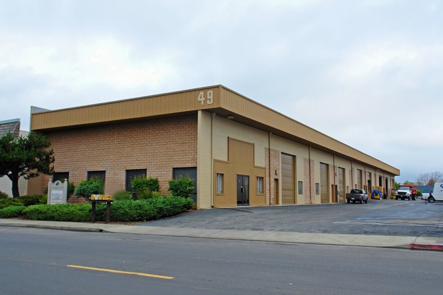 49 Hangar Way, Watsonville, CA en alquiler - Foto del edificio - Imagen 1 de 6