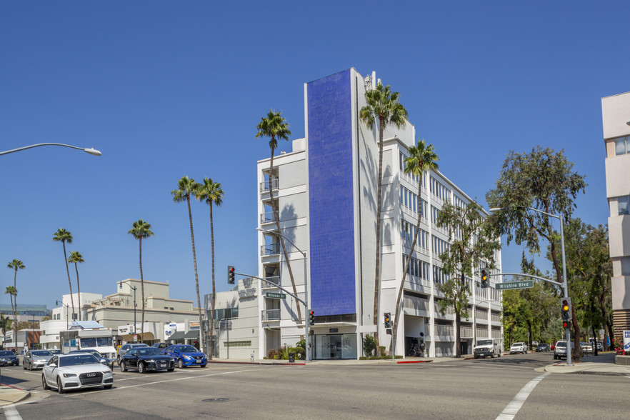 8671 Wilshire Blvd, Beverly Hills, CA en alquiler - Foto principal - Imagen 1 de 10