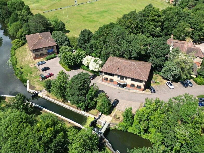 6 Rushmills, Northampton en alquiler - Foto del edificio - Imagen 2 de 8