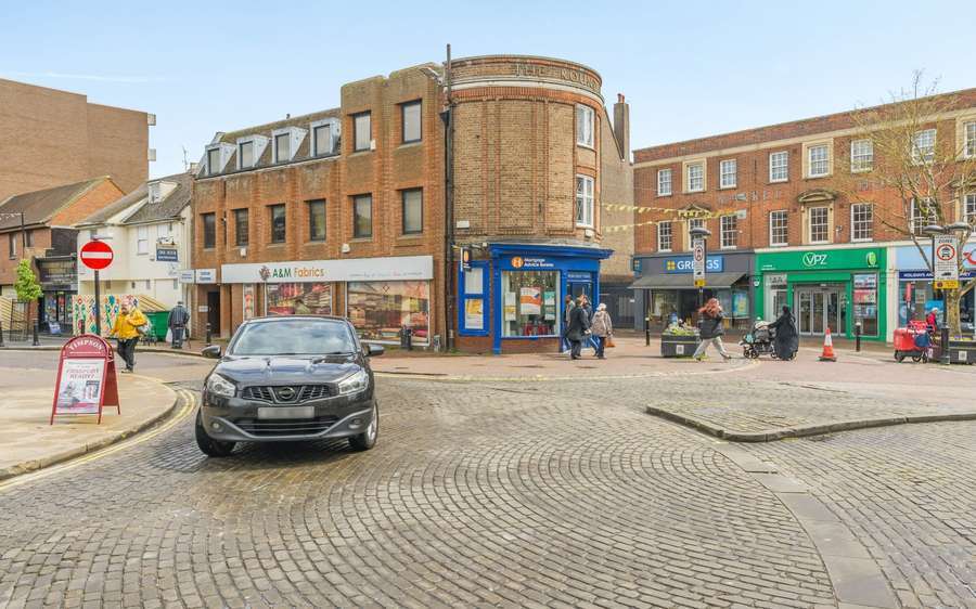 1-5 High St, Aylesbury en venta Foto del edificio- Imagen 1 de 40