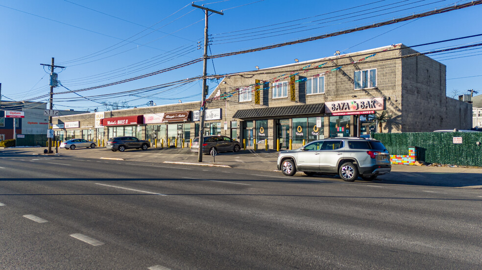 164-44 Cross Bay Blvd, Howard Beach, NY en venta - Foto del edificio - Imagen 2 de 3