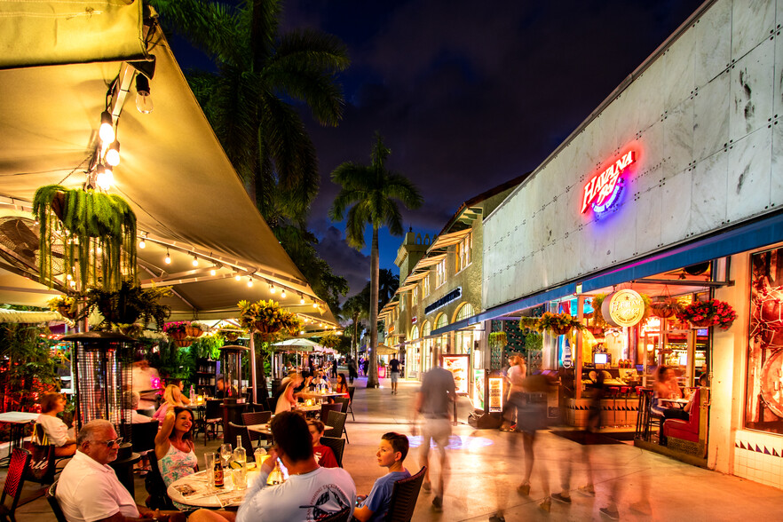 801-821 Lincoln Mall, Miami Beach, FL en alquiler - Foto del edificio - Imagen 2 de 5