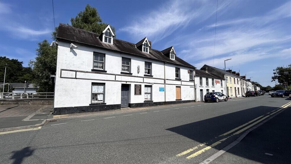 34-38 Cartlett, Haverfordwest en venta - Foto del edificio - Imagen 2 de 30