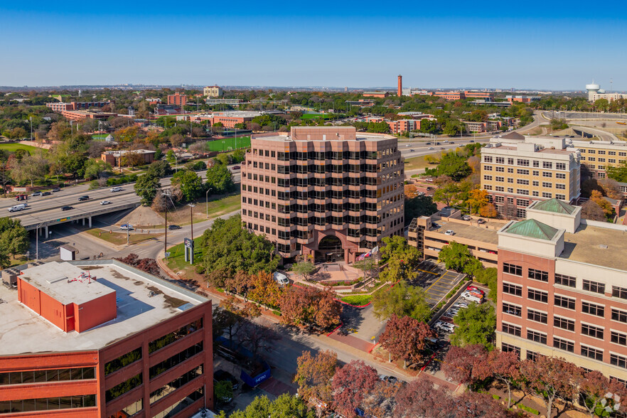 745 E Mulberry Ave, San Antonio, TX en alquiler - Vista aérea - Imagen 3 de 13