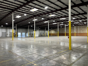 8801-8845 Seeger Industrial Dr, Berkeley, MO en alquiler Foto del interior- Imagen 2 de 2