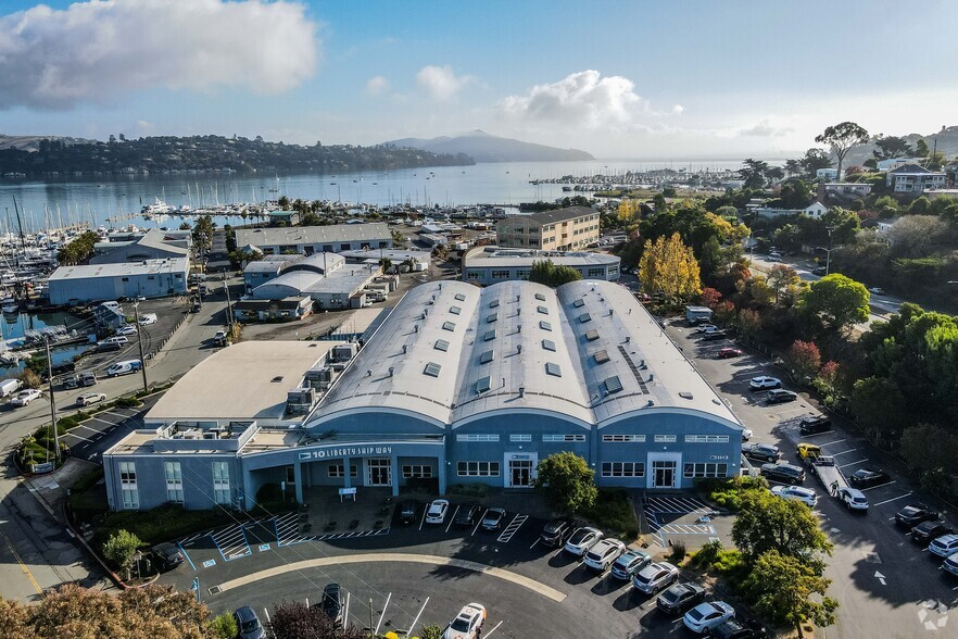 10-20 Liberty Ship Way, Sausalito, CA en alquiler - Foto del edificio - Imagen 3 de 5