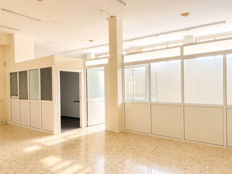 Oficina en Dénia, Alicante en alquiler - Foto del interior - Imagen 3 de 6