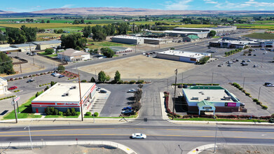 2010 Yakima Valley Hwy, Sunnyside, WA en alquiler Vista aérea- Imagen 2 de 2