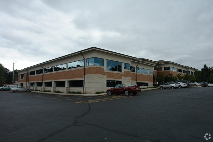 17000 W North Ave, Brookfield, WI en alquiler - Foto del edificio - Imagen 2 de 11