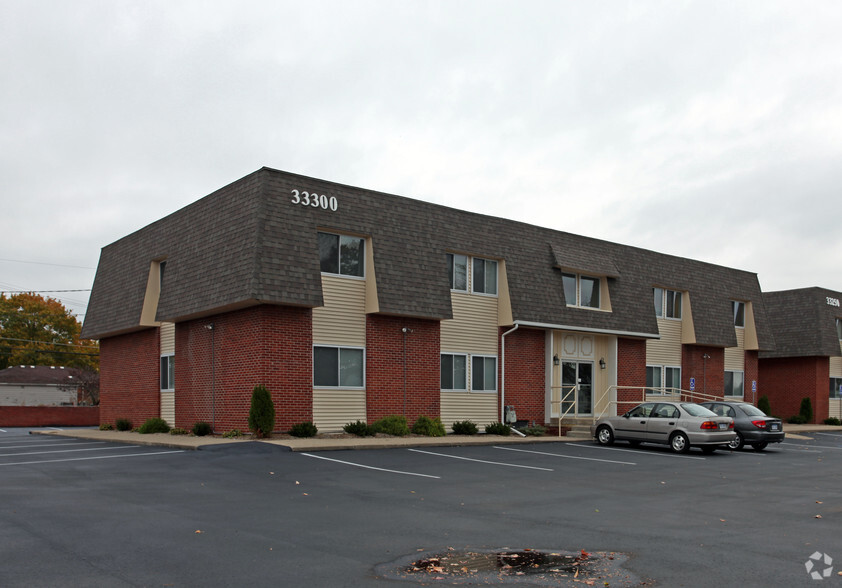 33300 Warren Rd, Westland, MI en alquiler - Foto del edificio - Imagen 3 de 7