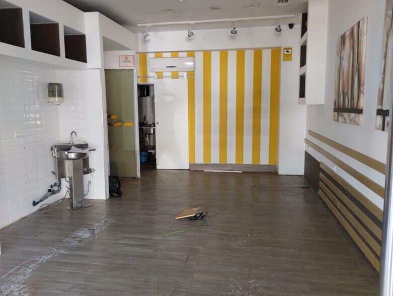 Local en Córdoba, Córdoba en venta - Foto del edificio - Imagen 2 de 13