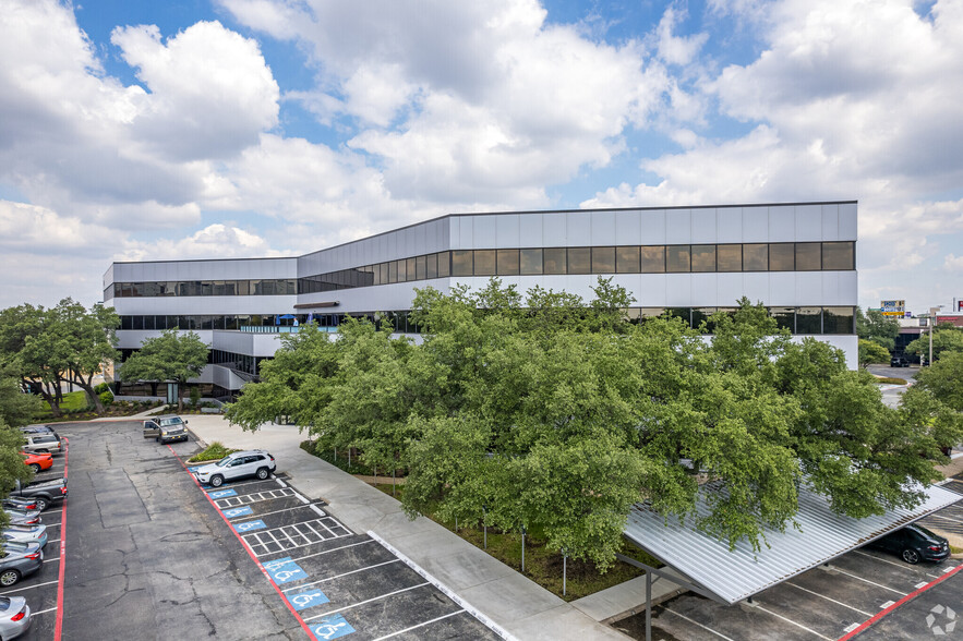 5728 Lyndon B Johnson Fwy, Dallas, TX en alquiler - Foto del edificio - Imagen 1 de 33