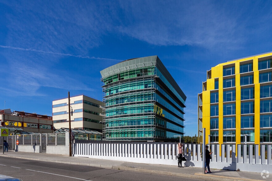 Calle Josefa Valcárcel, 40, Madrid, Madrid en alquiler - Foto del edificio - Imagen 3 de 4