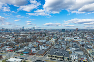 130 Broadway, Somerville, MA - vista aérea  vista de mapa