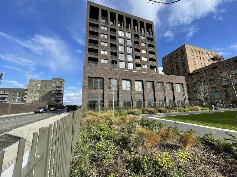 20 Magellan Blvd, London en alquiler - Foto del edificio - Imagen 2 de 8