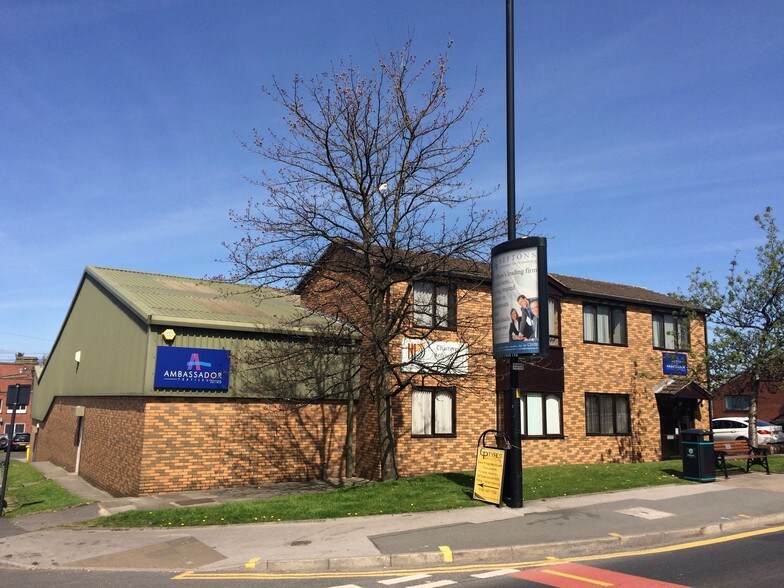 115 Huddersfield Rd, Oldham en alquiler - Foto principal - Imagen 1 de 12