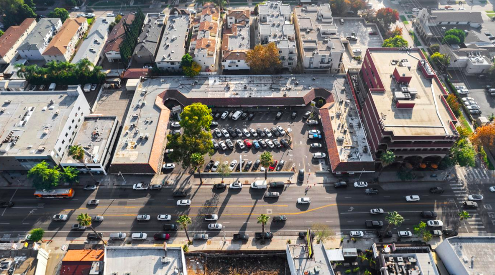 15030 Ventura Blvd, Sherman Oaks, CA en alquiler - Foto del edificio - Imagen 2 de 16