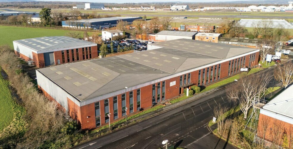 Old Brighton Rd, Lowfield Heath en alquiler - Foto del edificio - Imagen 3 de 7