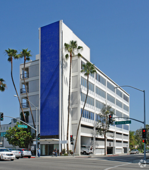 8671 Wilshire Blvd, Beverly Hills, CA en alquiler - Foto del edificio - Imagen 2 de 10