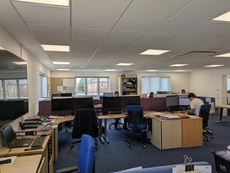 8-9 Faraday Rd, Guildford en venta - Foto del edificio - Imagen 3 de 3