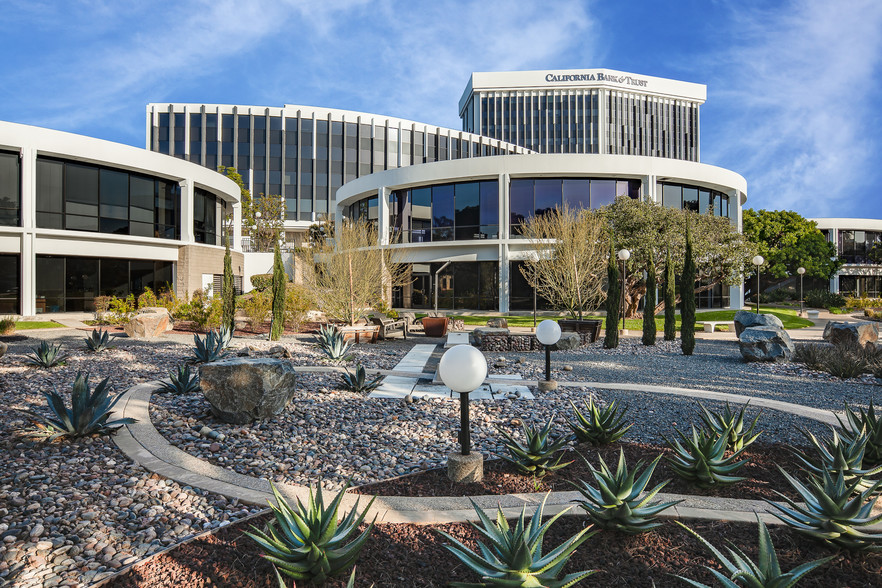 21515 Hawthorne Blvd, Torrance, CA en alquiler - Foto del edificio - Imagen 2 de 6