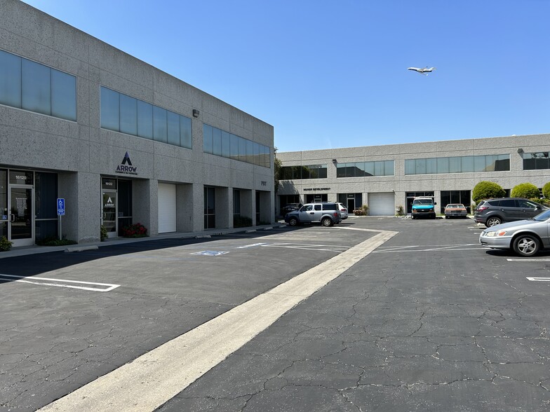 16126-16136 Sherman Way, Van Nuys, CA en alquiler - Foto del edificio - Imagen 3 de 6