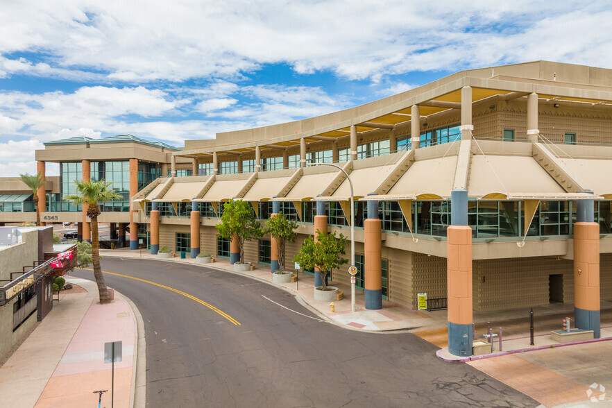 4343 N Scottsdale Rd, Scottsdale, AZ en alquiler - Foto del edificio - Imagen 1 de 17