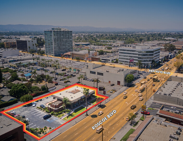 8200-8252 Van Nuys Blvd, Panorama City, CA en alquiler - Vista aérea - Imagen 3 de 4