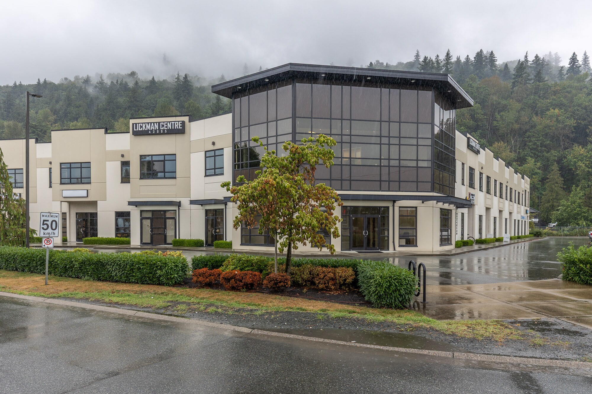 43995 Progress Way, Chilliwack, BC en alquiler Foto del interior- Imagen 1 de 57