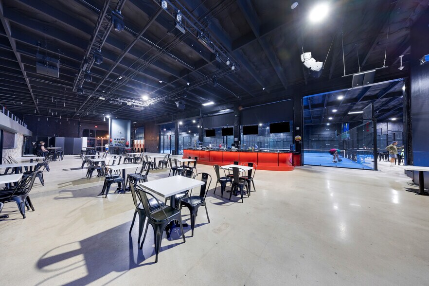 1360 NW 88th Ave, Doral, FL en venta - Foto del interior - Imagen 2 de 90