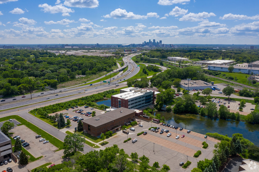 2355 Highway 36 W, Roseville, MN en alquiler - Foto del edificio - Imagen 2 de 25