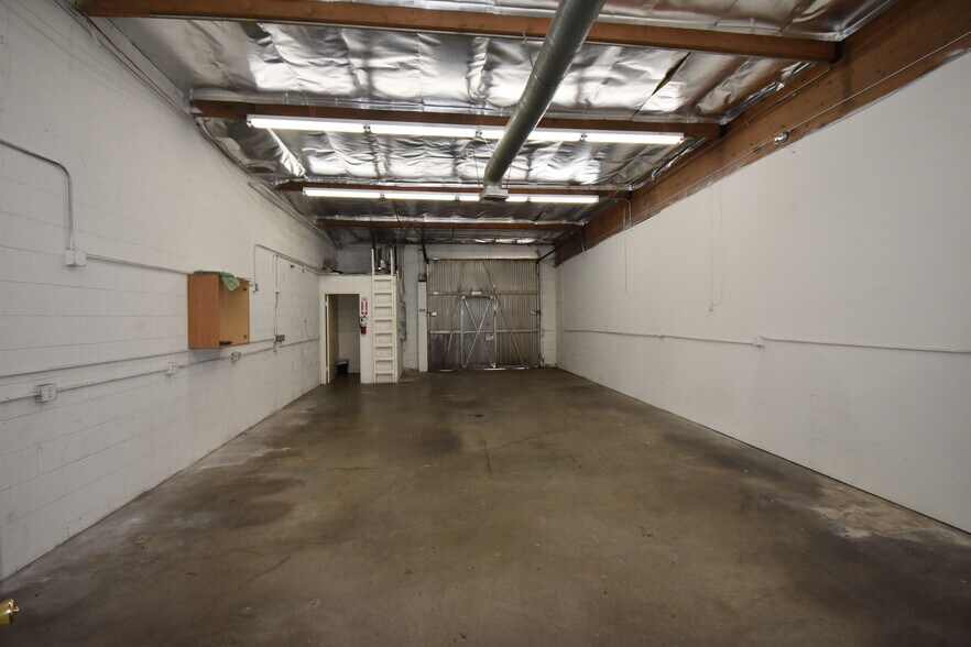 9052 Independence Ave, Canoga Park, CA en alquiler - Foto del interior - Imagen 3 de 11